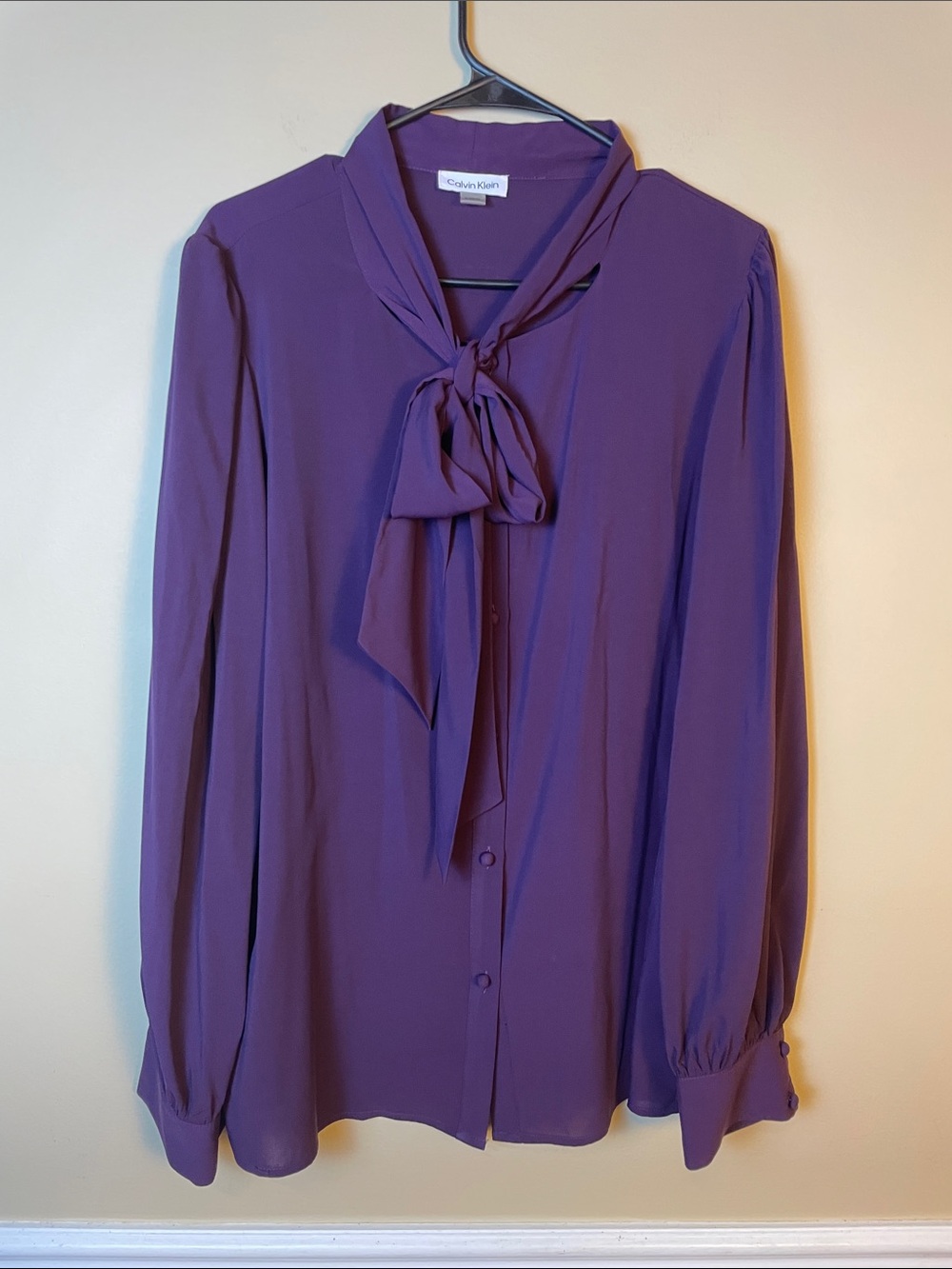 Calvin Klein Women’s Plum Purple Tie Neck Button-Up Long Sleeve Blouse